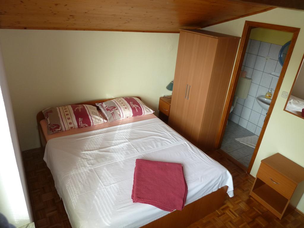 Apartment Mrkic Biograd Na Moru Rom bilde